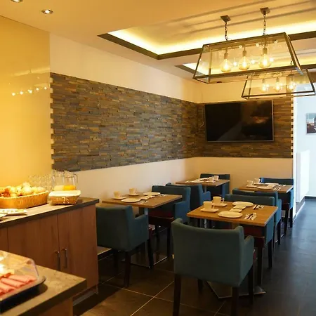 Hotel Dias 3*