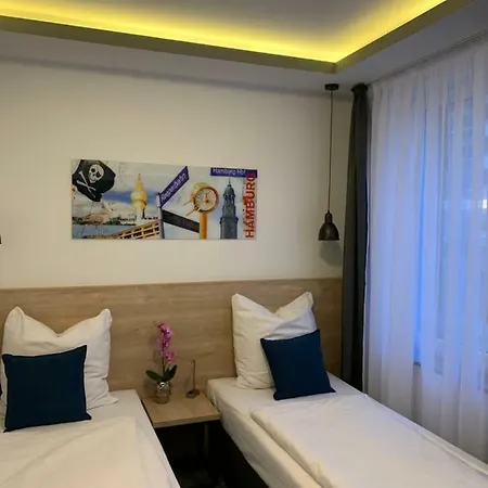 Dias 3* Пиннеберг